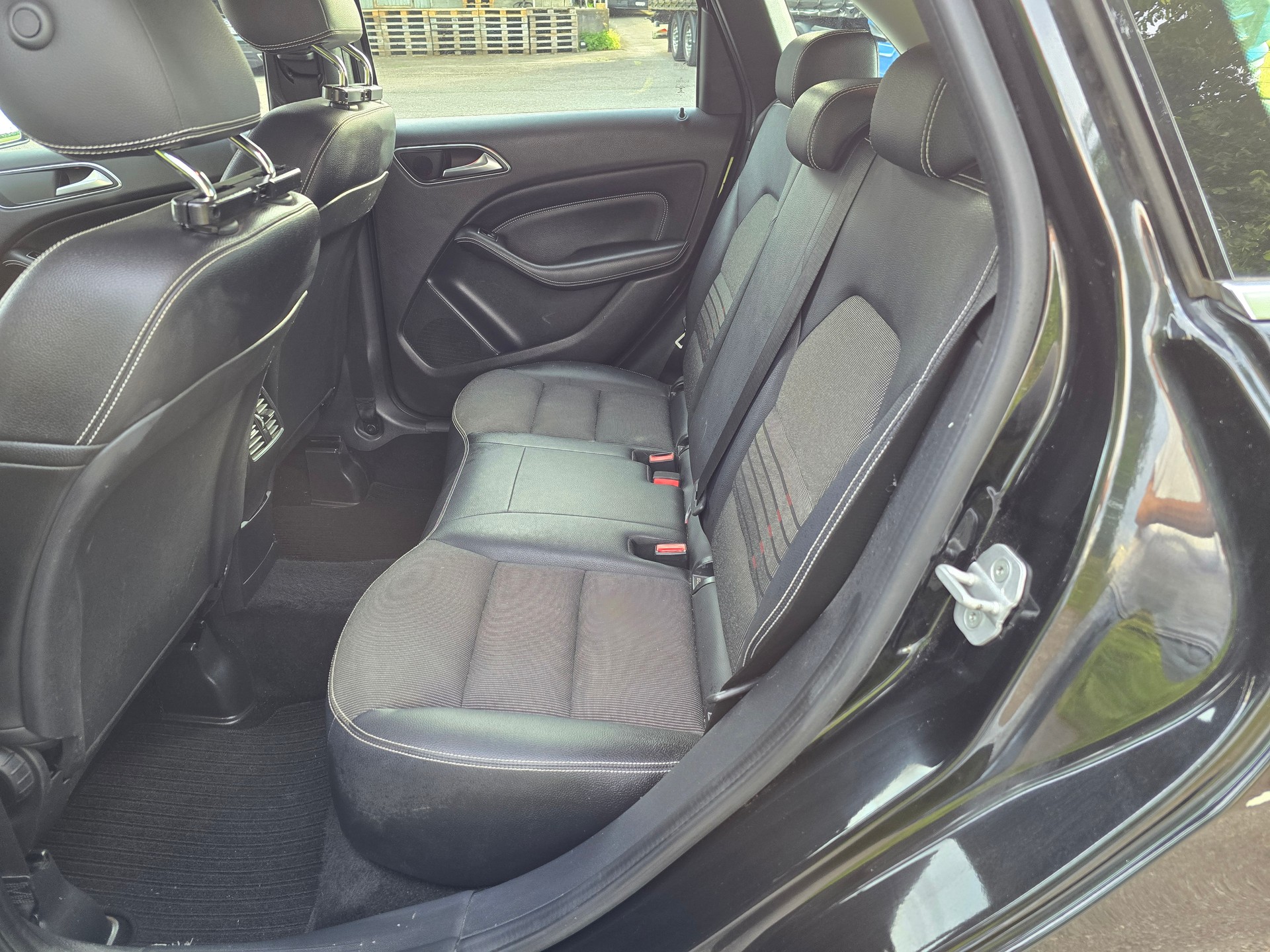 MERCEDES-BENZ B 220 Style 4Matic 7G-DCT-image-13