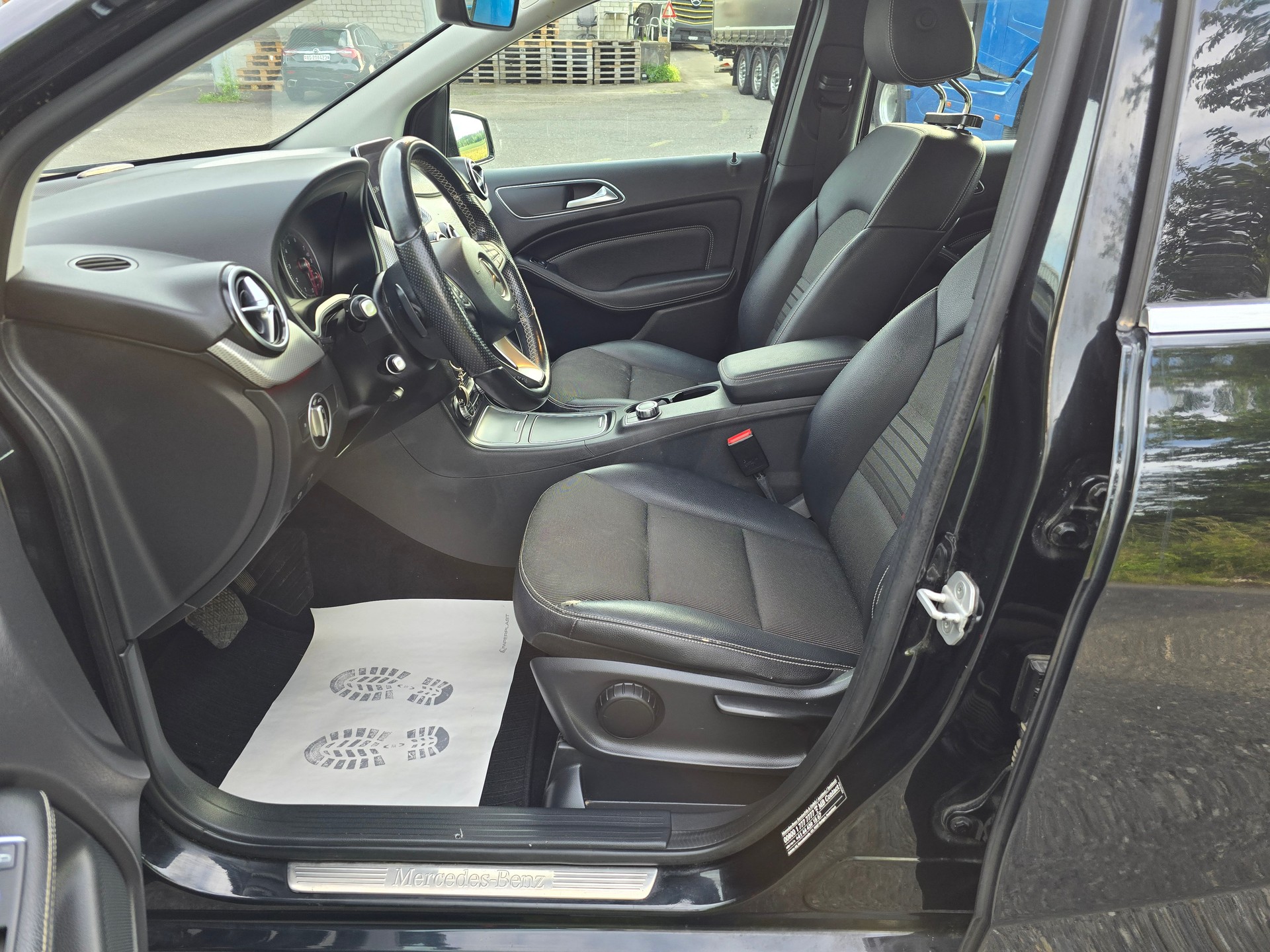 MERCEDES-BENZ B 220 Style 4Matic 7G-DCT-image-10