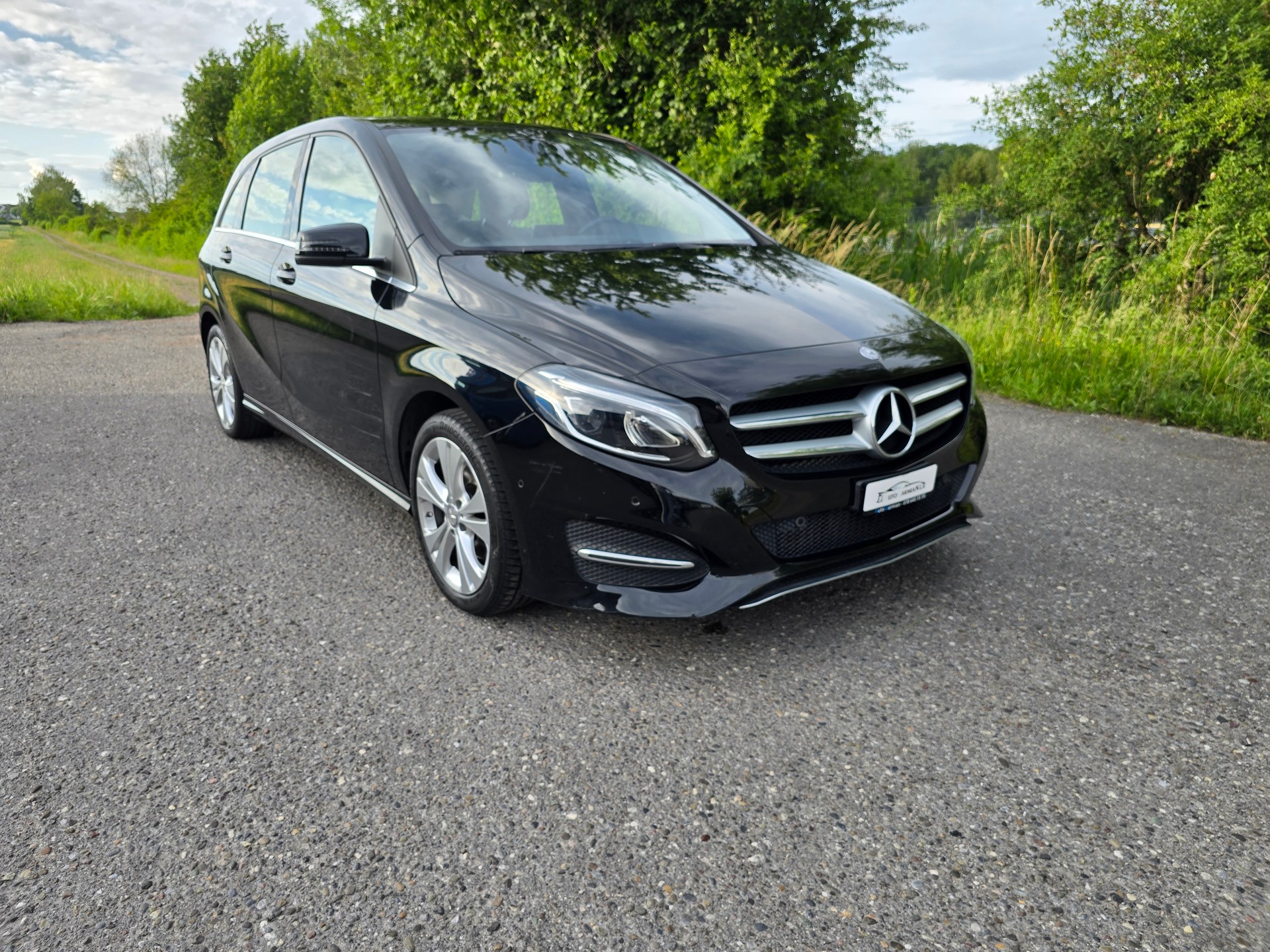 MERCEDES-BENZ B 220 Style 4Matic 7G-DCT-showroom-element-1