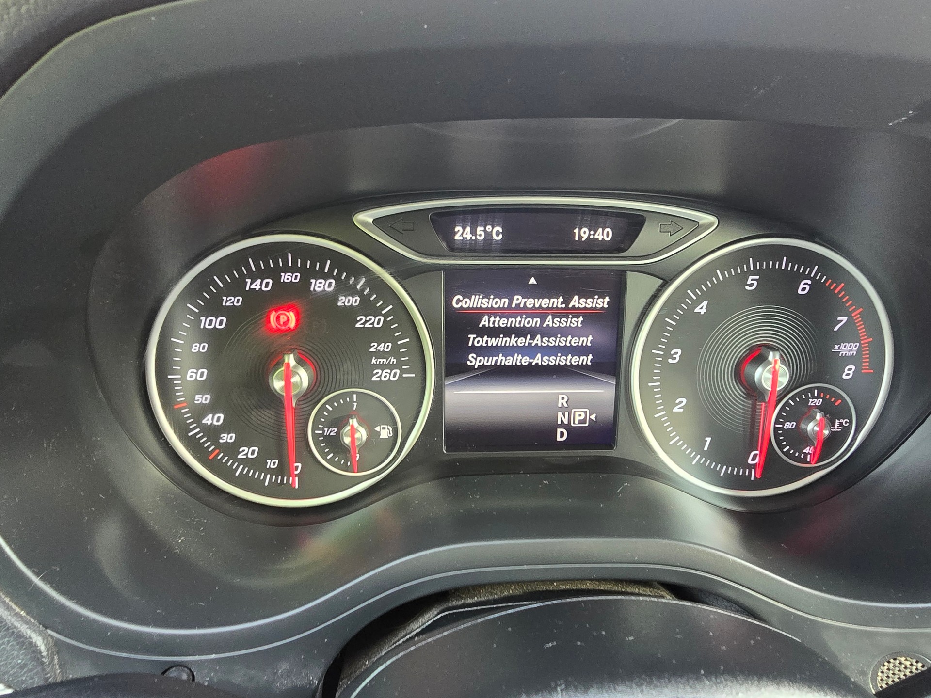 MERCEDES-BENZ B 220 Style 4Matic 7G-DCT-image-19