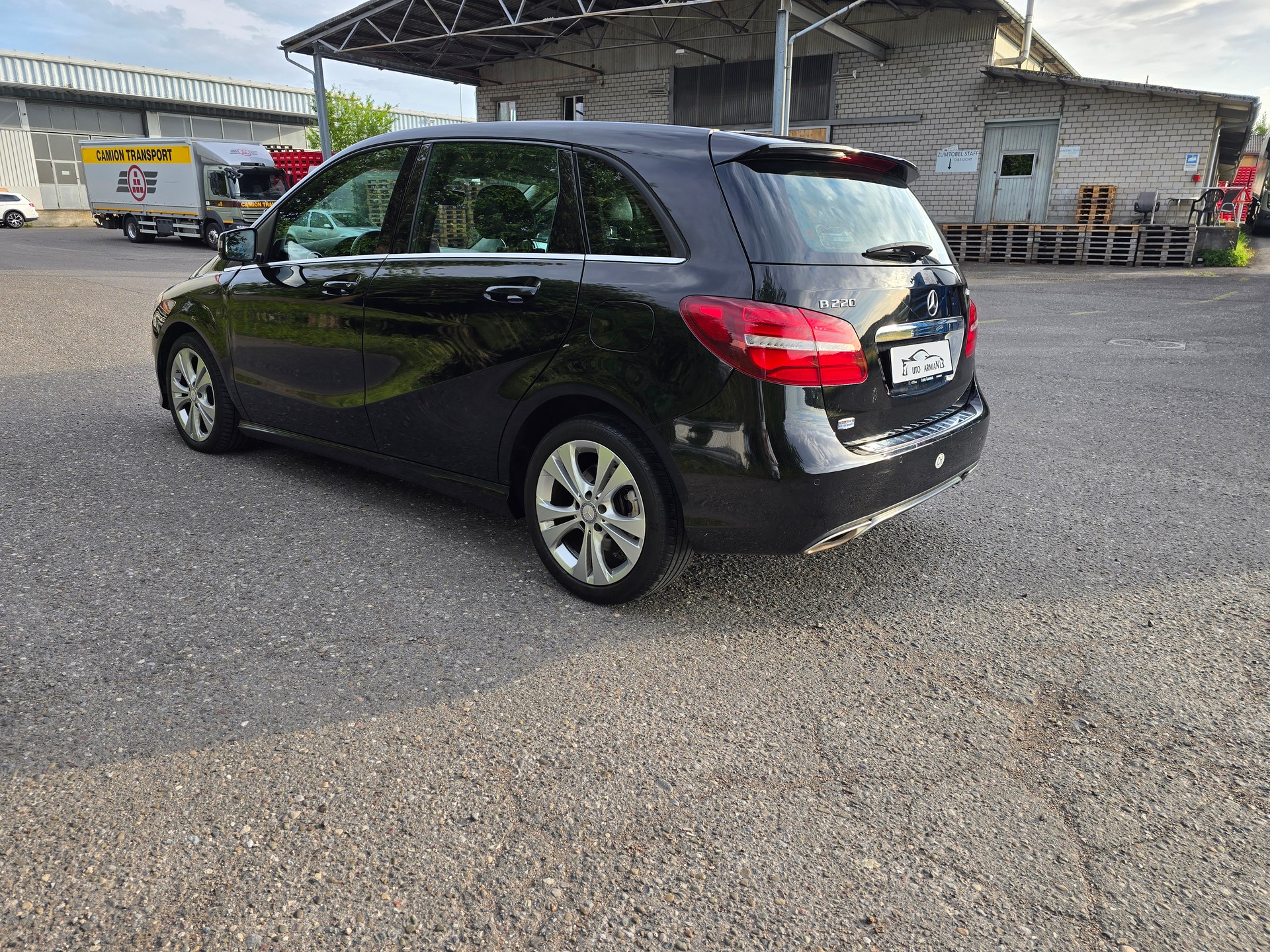 MERCEDES-BENZ B 220 Style 4Matic 7G-DCT-image-5