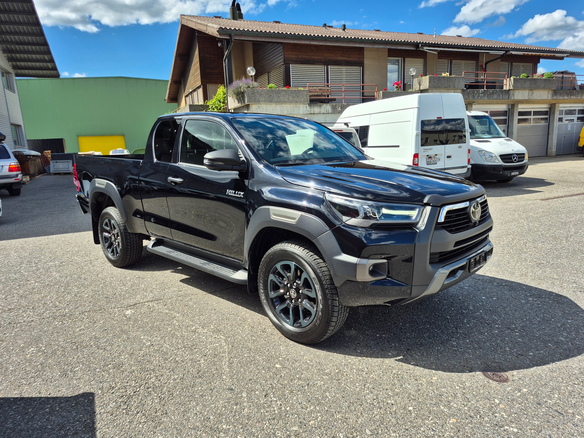 TOYOTA Hilux 2.8D-4D Invincible Extra Cab 4x4 A-showroom-element-2