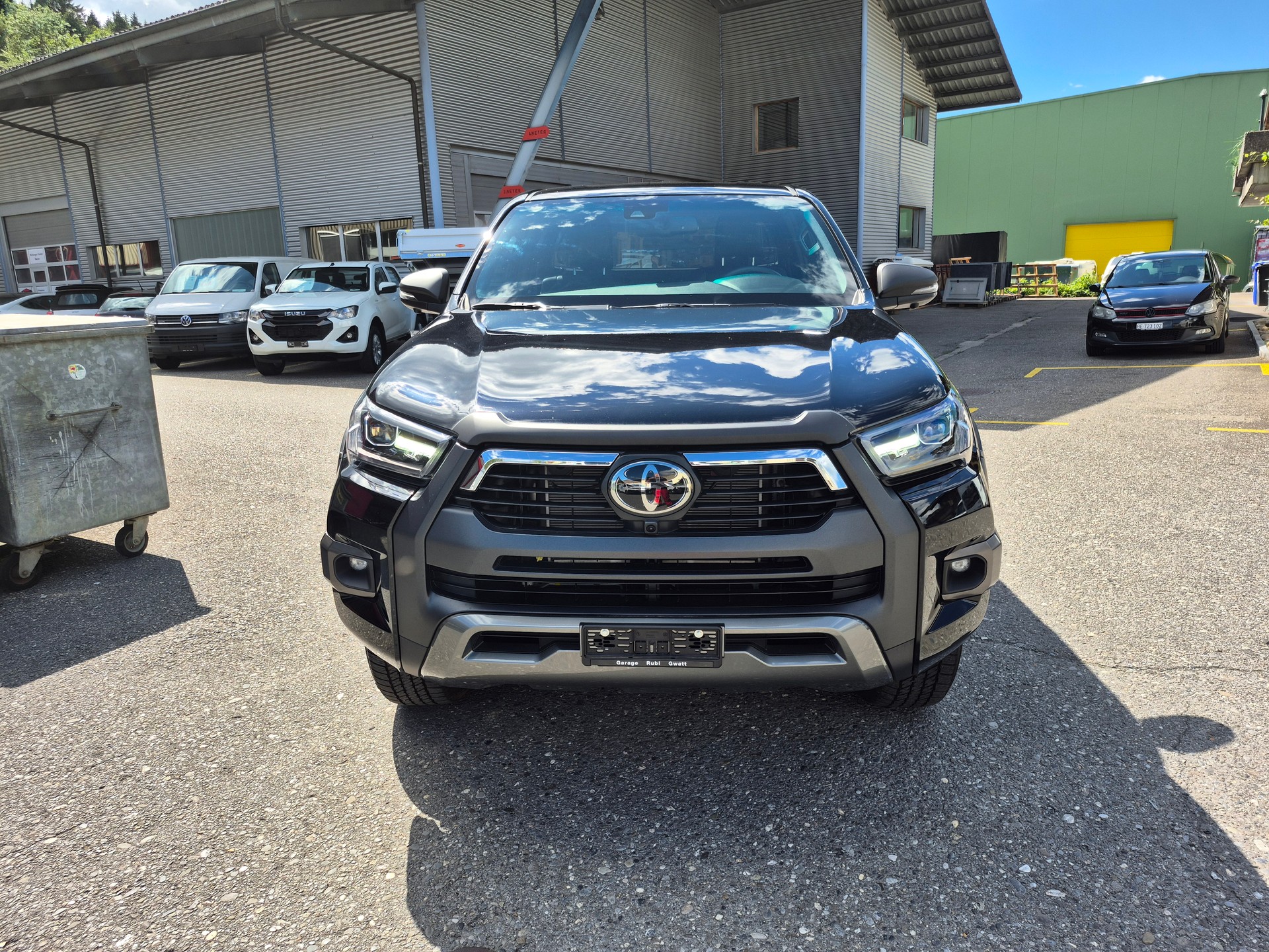 TOYOTA Hilux 2.8D-4D Invincible Extra Cab 4x4 A-showroom-element-1