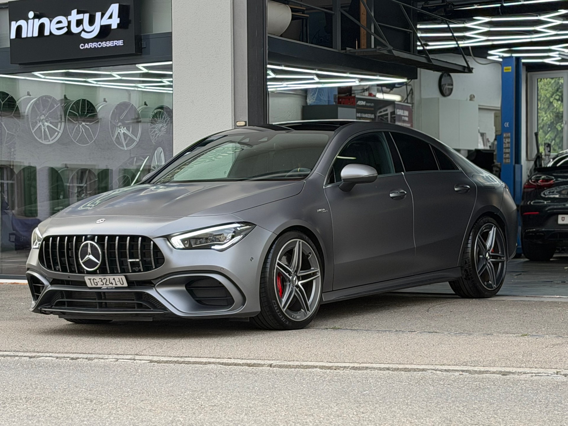 MERCEDES-BENZ CLA Coupé 45 S AMG 4Matic+ 8G-DCT | Frisch MFK | Automat | RFK | Glasdach | Klima | LED | Performance Sitze | Abgasanlage |-image-15