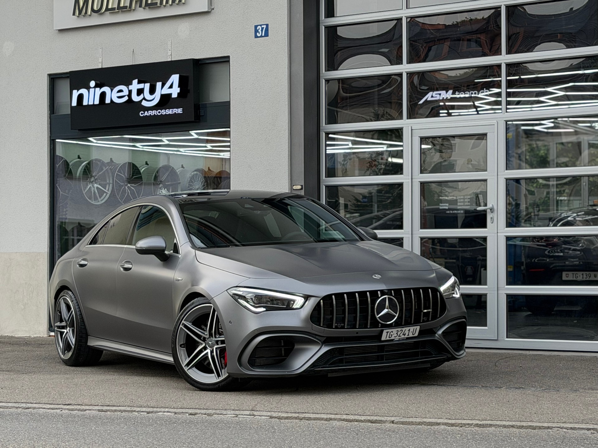 MERCEDES-BENZ CLA Coupé 45 S AMG 4Matic+ 8G-DCT | Frisch MFK | Automat | RFK | Glasdach | Klima | LED | Performance Sitze | Abgasanlage |-image-1