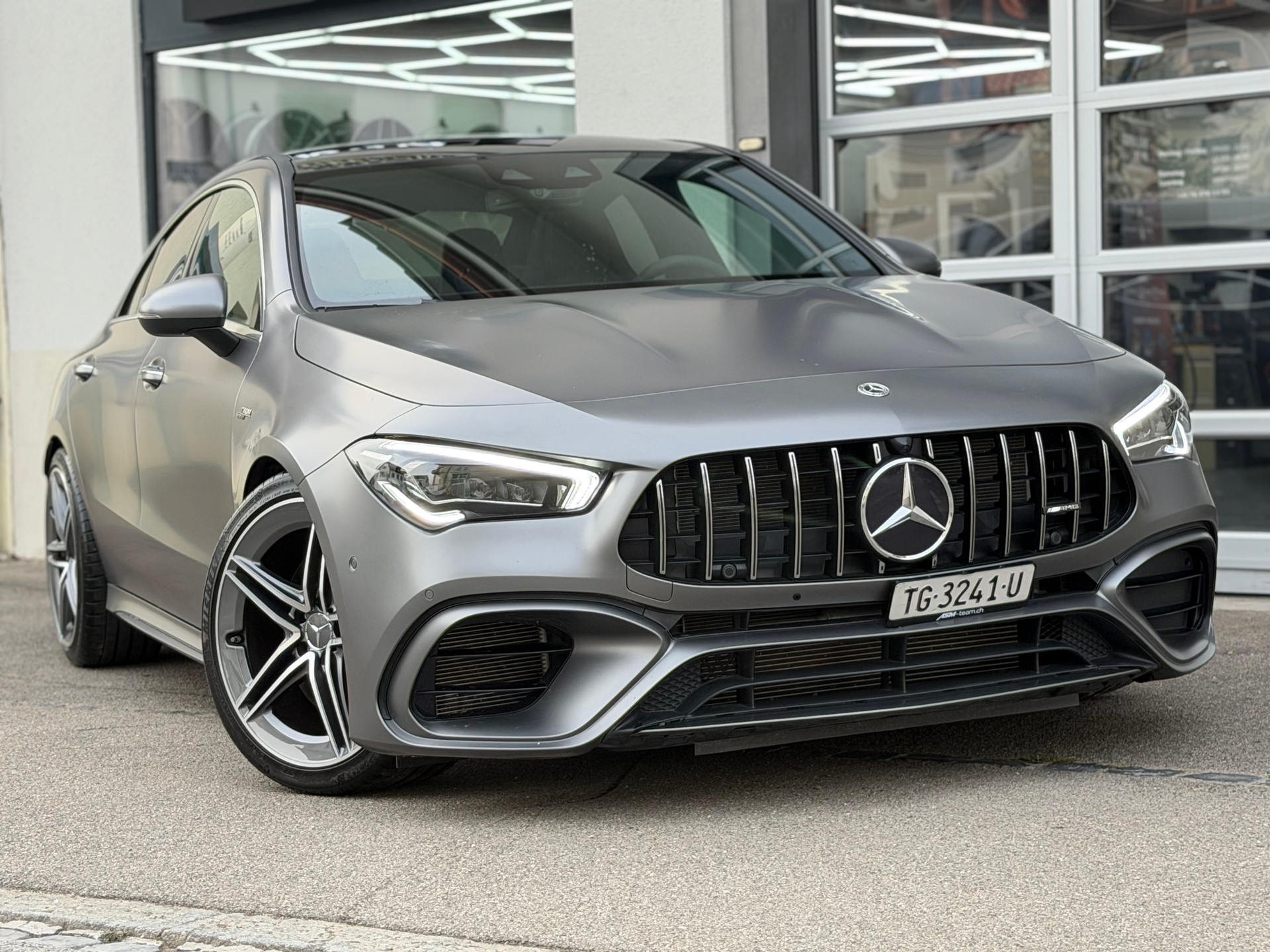 MERCEDES-BENZ CLA Coupé 45 S AMG 4Matic+ 8G-DCT | Frisch MFK | Automat | RFK | Glasdach | Klima | LED | Performance Sitze | Abgasanlage |
