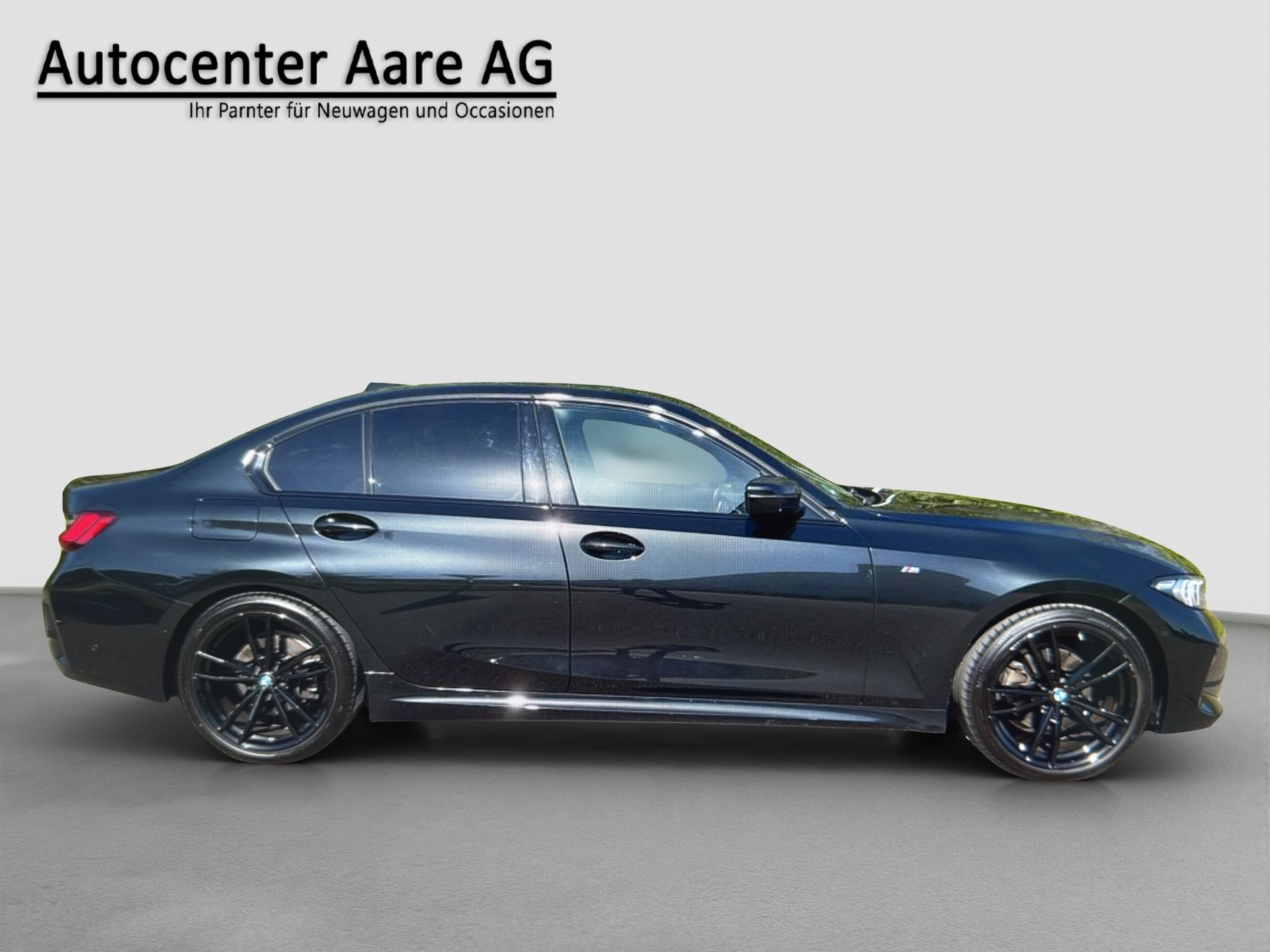 BMW 320d xDrive 48V Steptronic M Sport-showroom-element-2