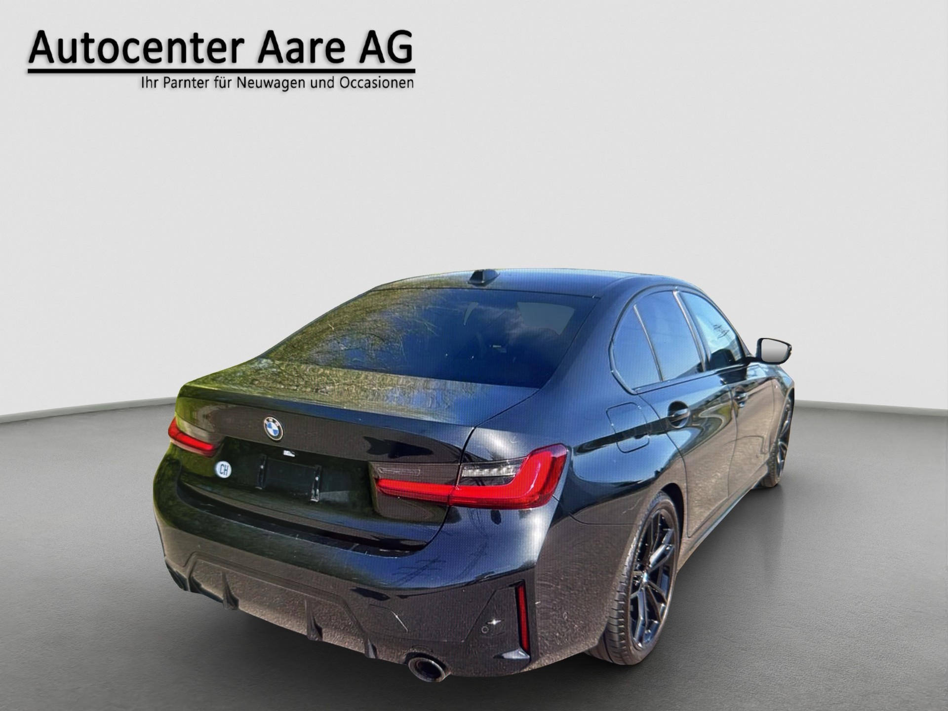 BMW 320d xDrive 48V Steptronic M Sport-showroom-element-3