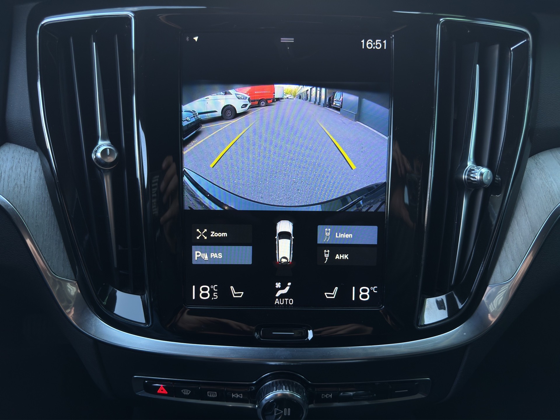 VOLVO V60 T6 eAWD Twin Engine Inscription Geartronic-image-17