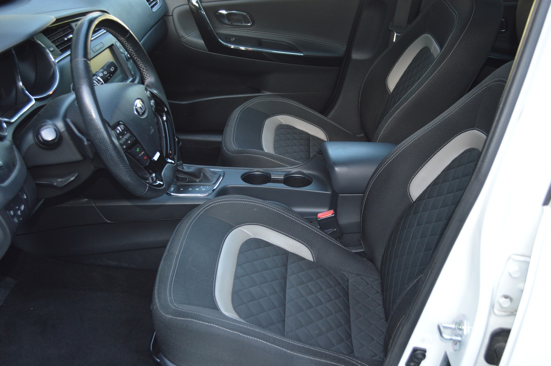 KIA Cee'd 1.6 CRDi Swiss Champion DCT-image-5