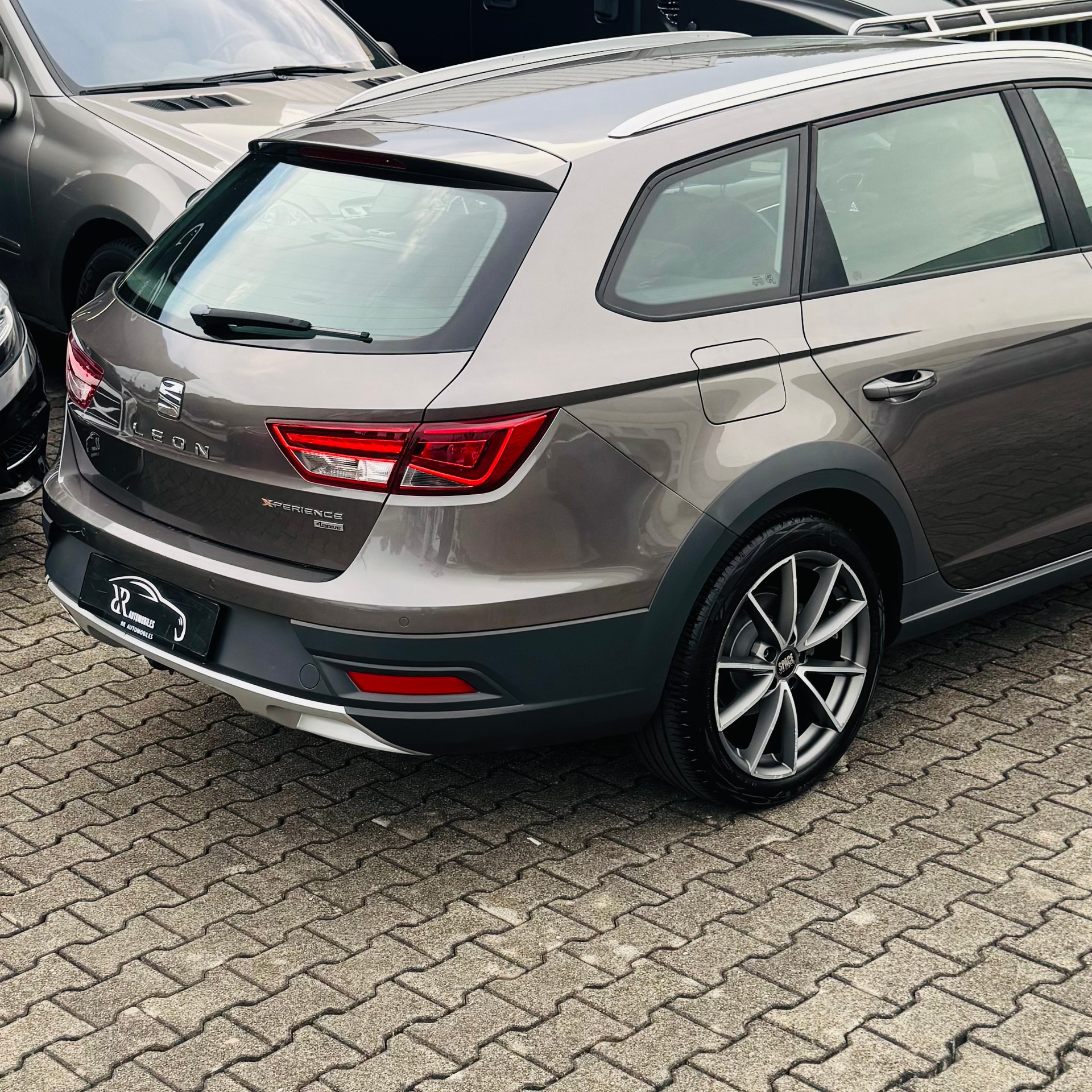 SEAT Leon ST 2.0 TDI X-Perience 4Drive-showroom-element-3