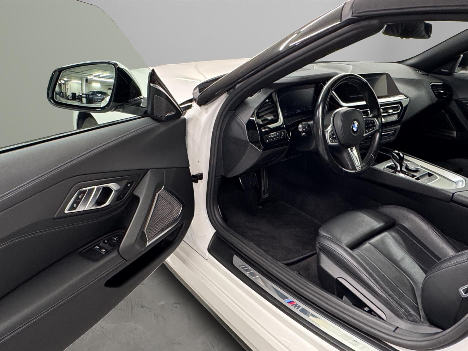 BMW Z4 20i sDrive-image-11