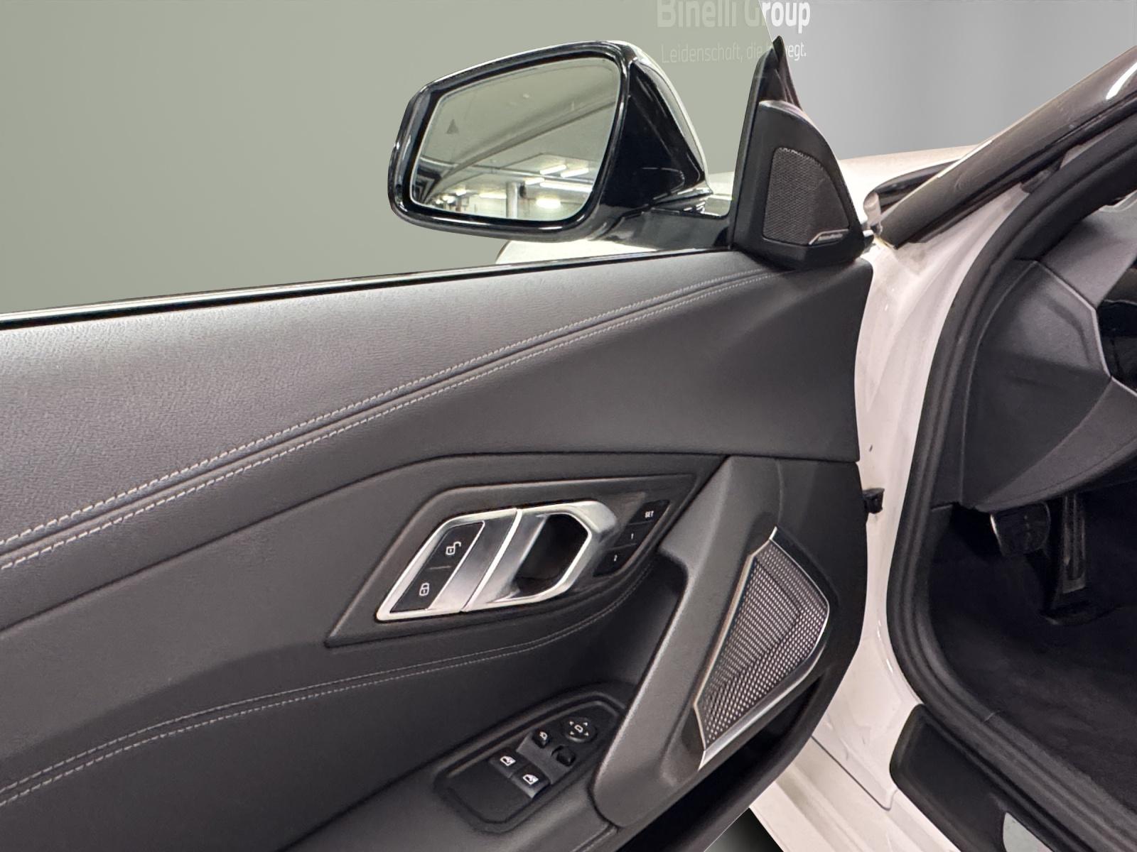 BMW Z4 20i sDrive-image-12