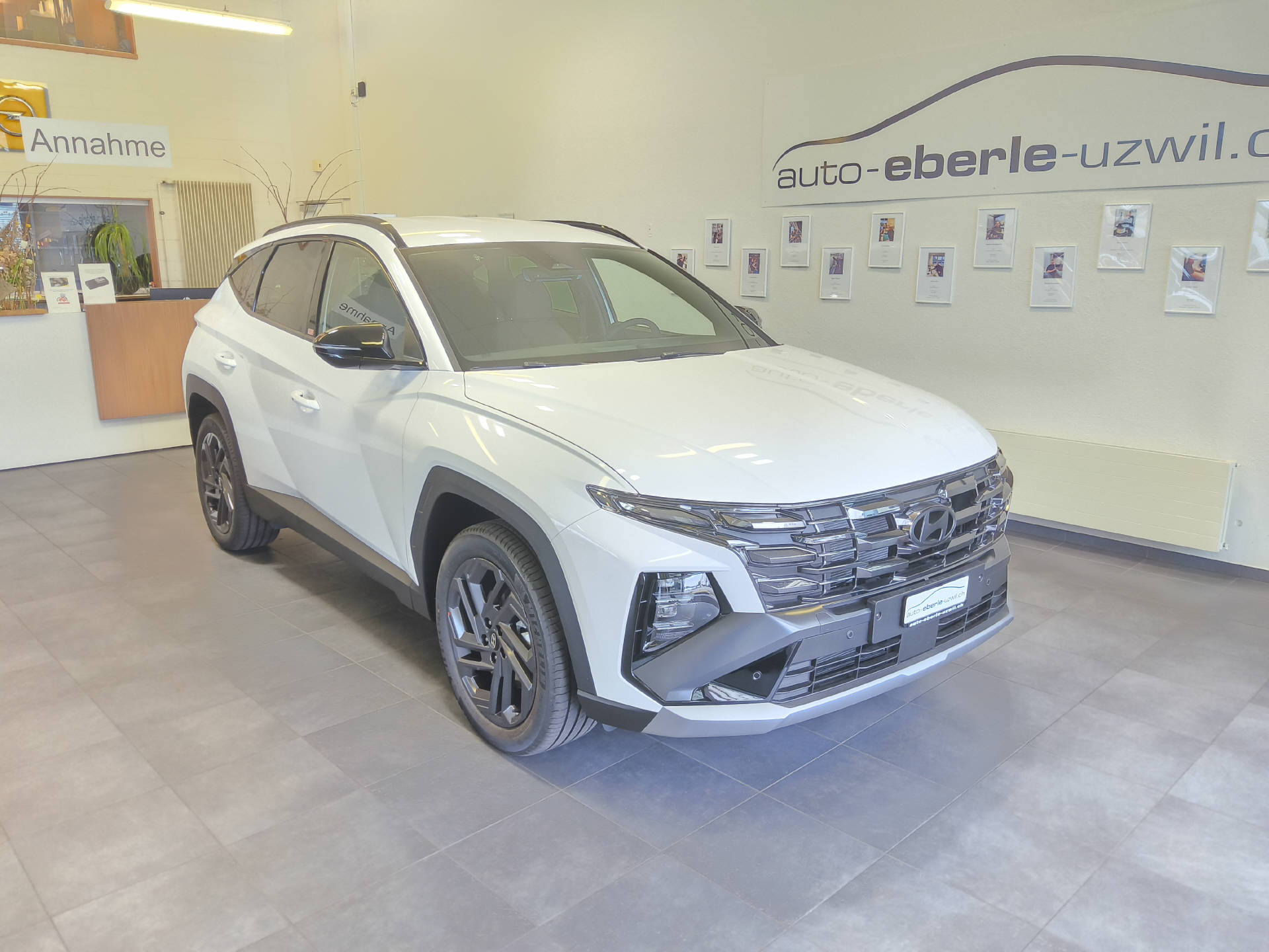 HYUNDAI Tucson 1.6 T-GDi HEV Origo Blackline 4WD-showroom-element-1