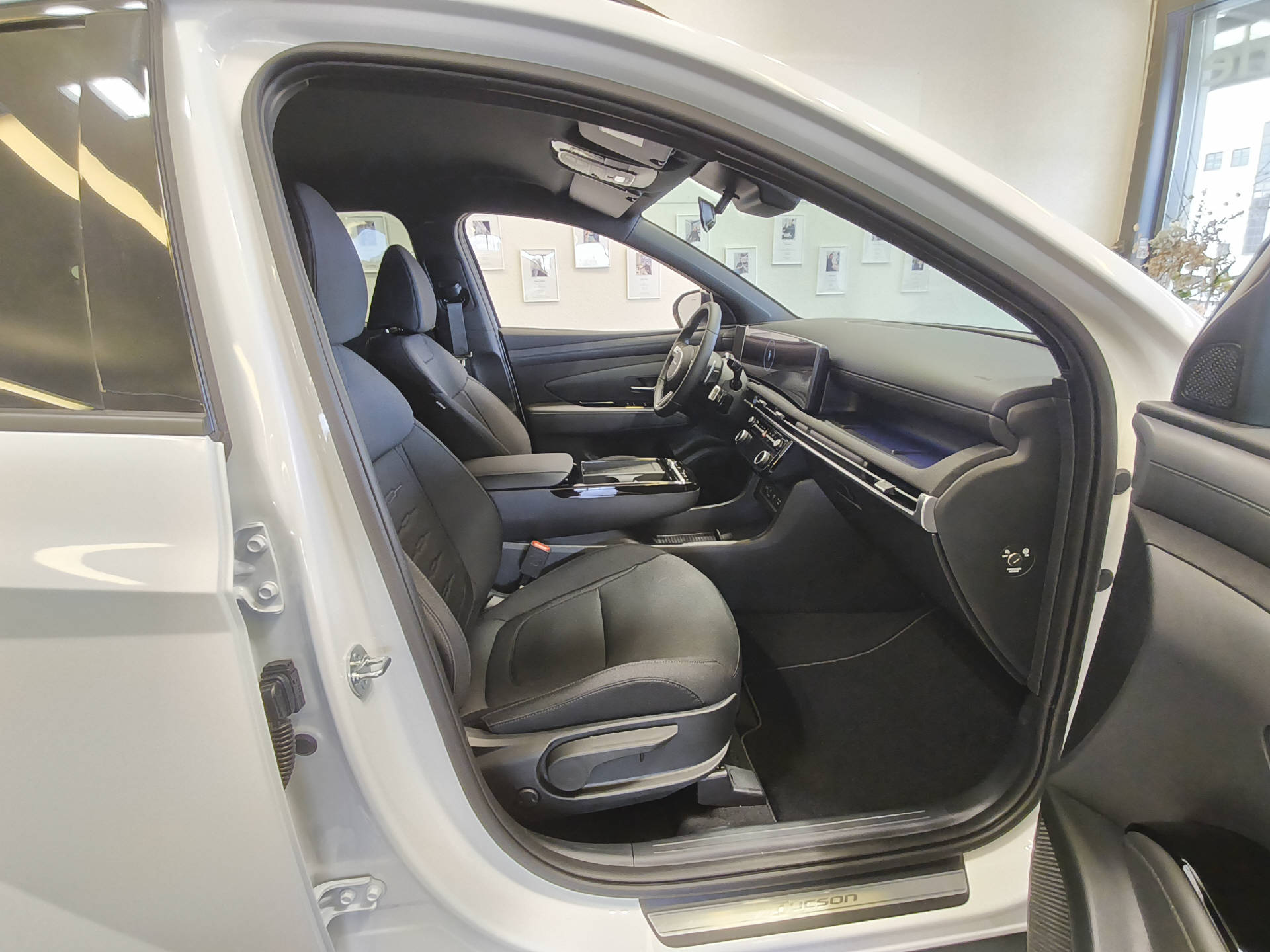 HYUNDAI Tucson 1.6 T-GDi HEV Origo Blackline 4WD-image-11