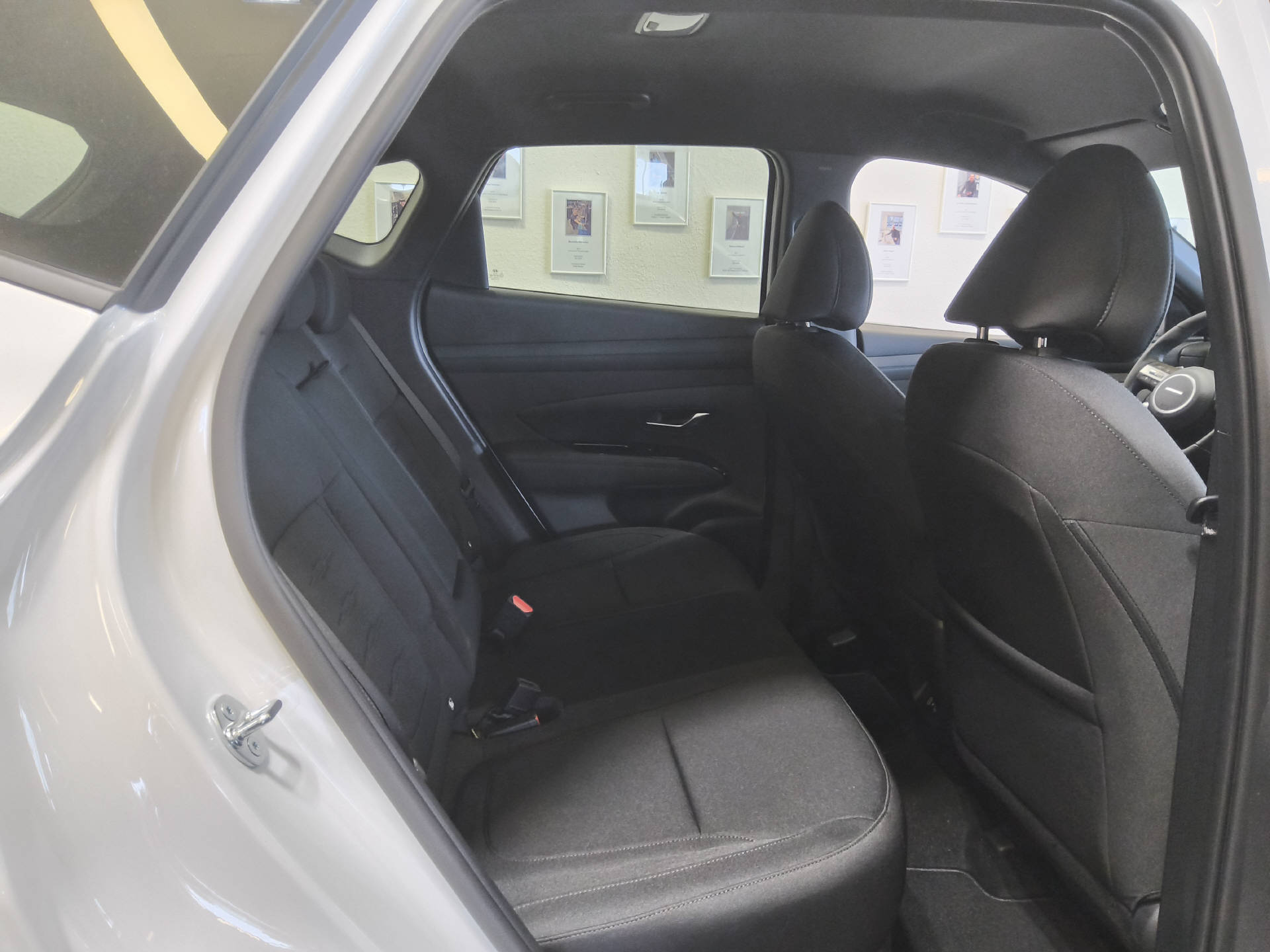 HYUNDAI Tucson 1.6 T-GDi HEV Origo Blackline 4WD-image-8