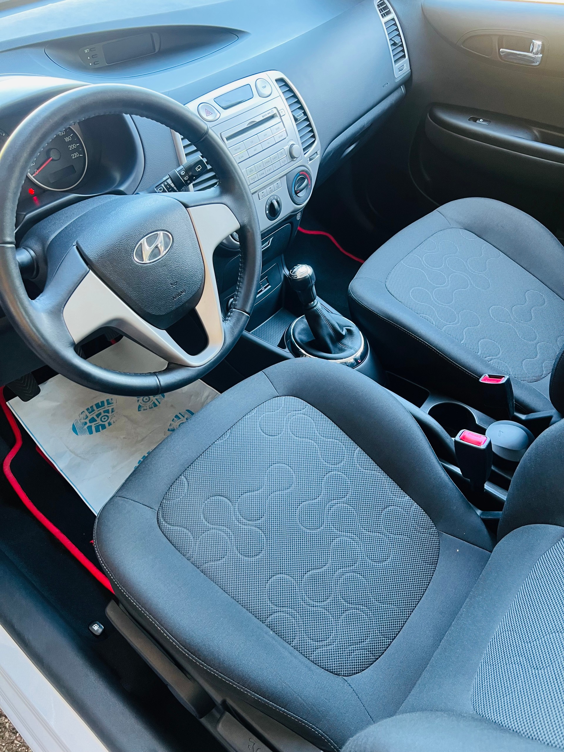 HYUNDAI i20 1.2 Comfort-image-14