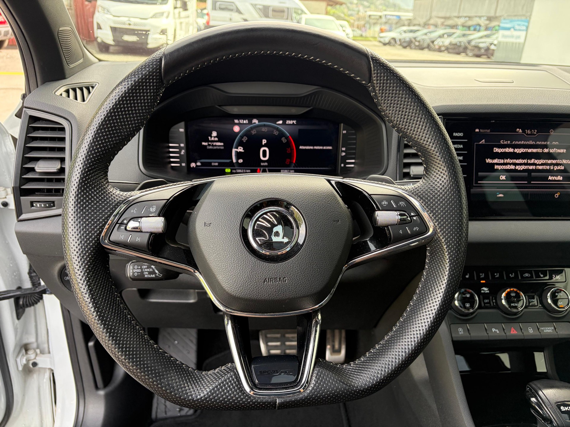 SKODA Karoq 1.5 TSI SportLine DSG-image-9