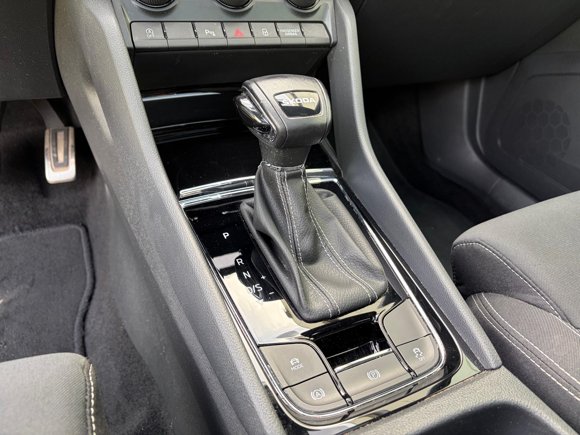 SKODA Karoq 1.5 TSI SportLine DSG-image-11