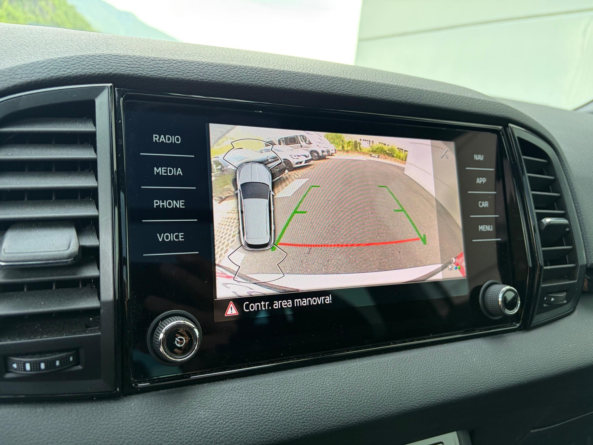 SKODA Karoq 1.5 TSI SportLine DSG-image-14