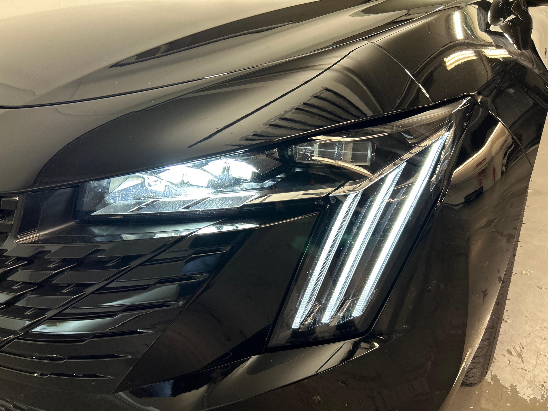PEUGEOT 508 SW 1.6 Plug-in Hybrid GT-image-15