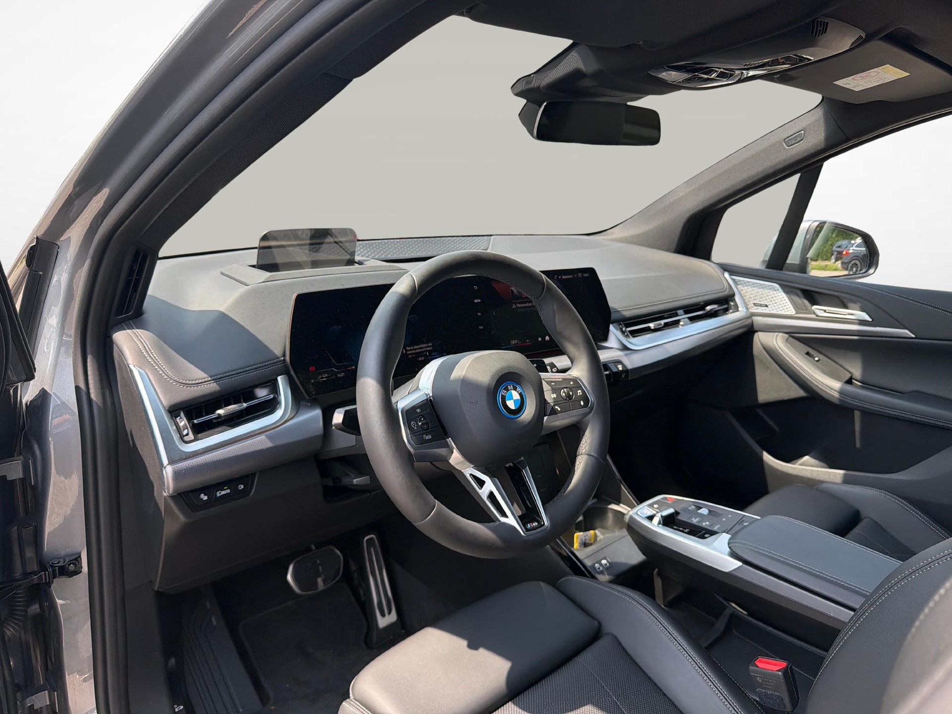 BMW 225e xDrive paddles Active Tourer-image-10