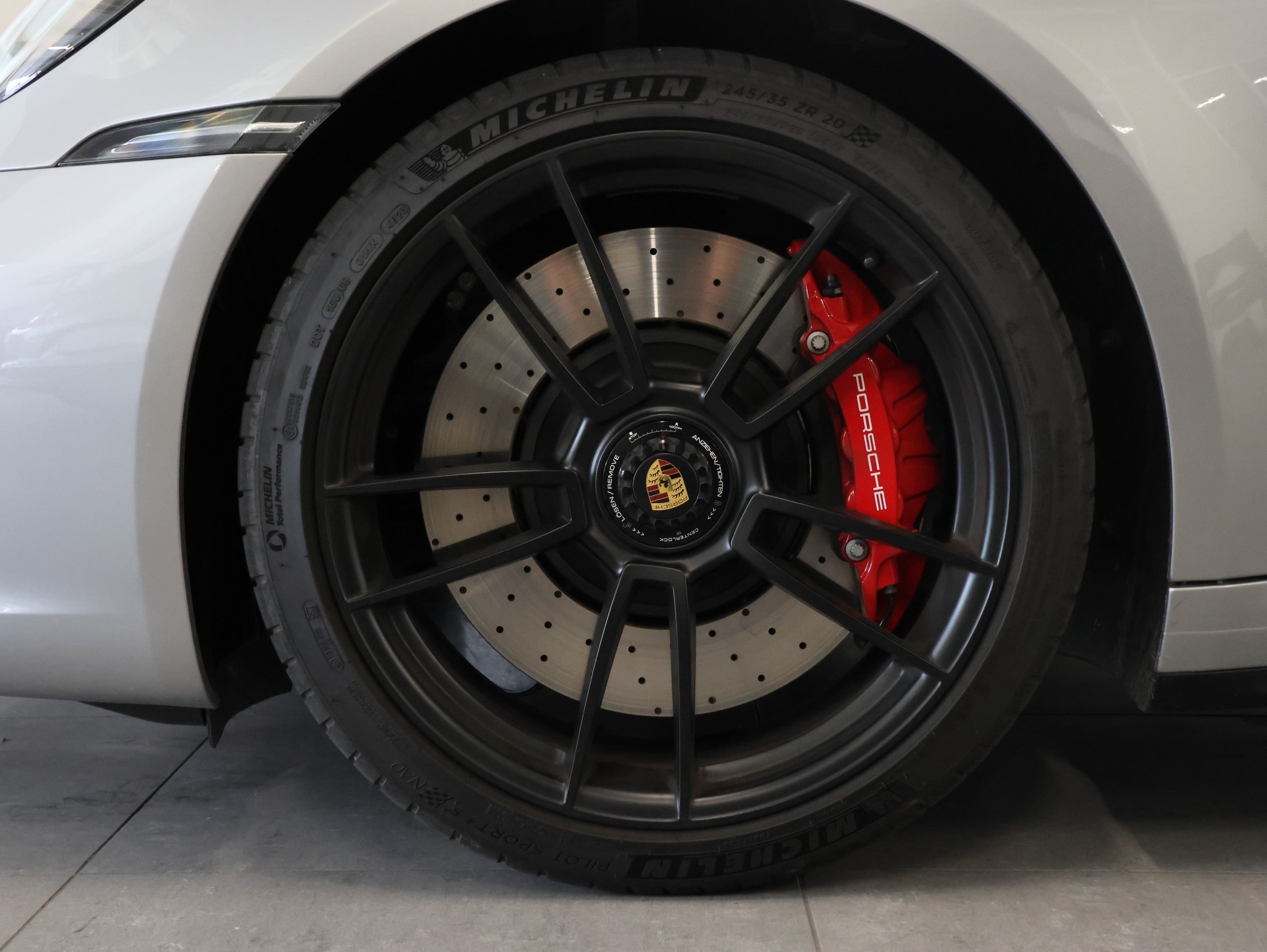 PORSCHE 911 Carrera 4 GTS Cabriolet PDK *360 Kamera* *Bose* *Sitzheizung*-image-10