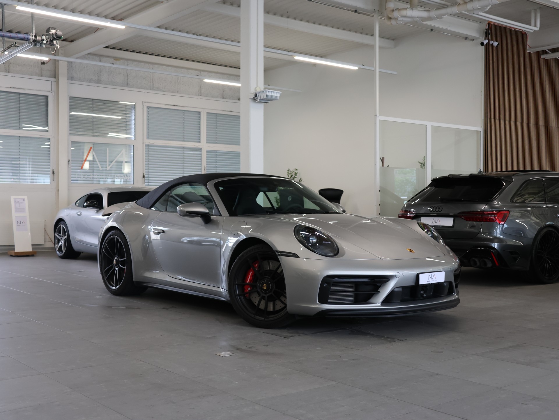 PORSCHE 911 Carrera 4 GTS Cabriolet PDK *360 Kamera* *Bose* *Sitzheizung*-showroom-element-1