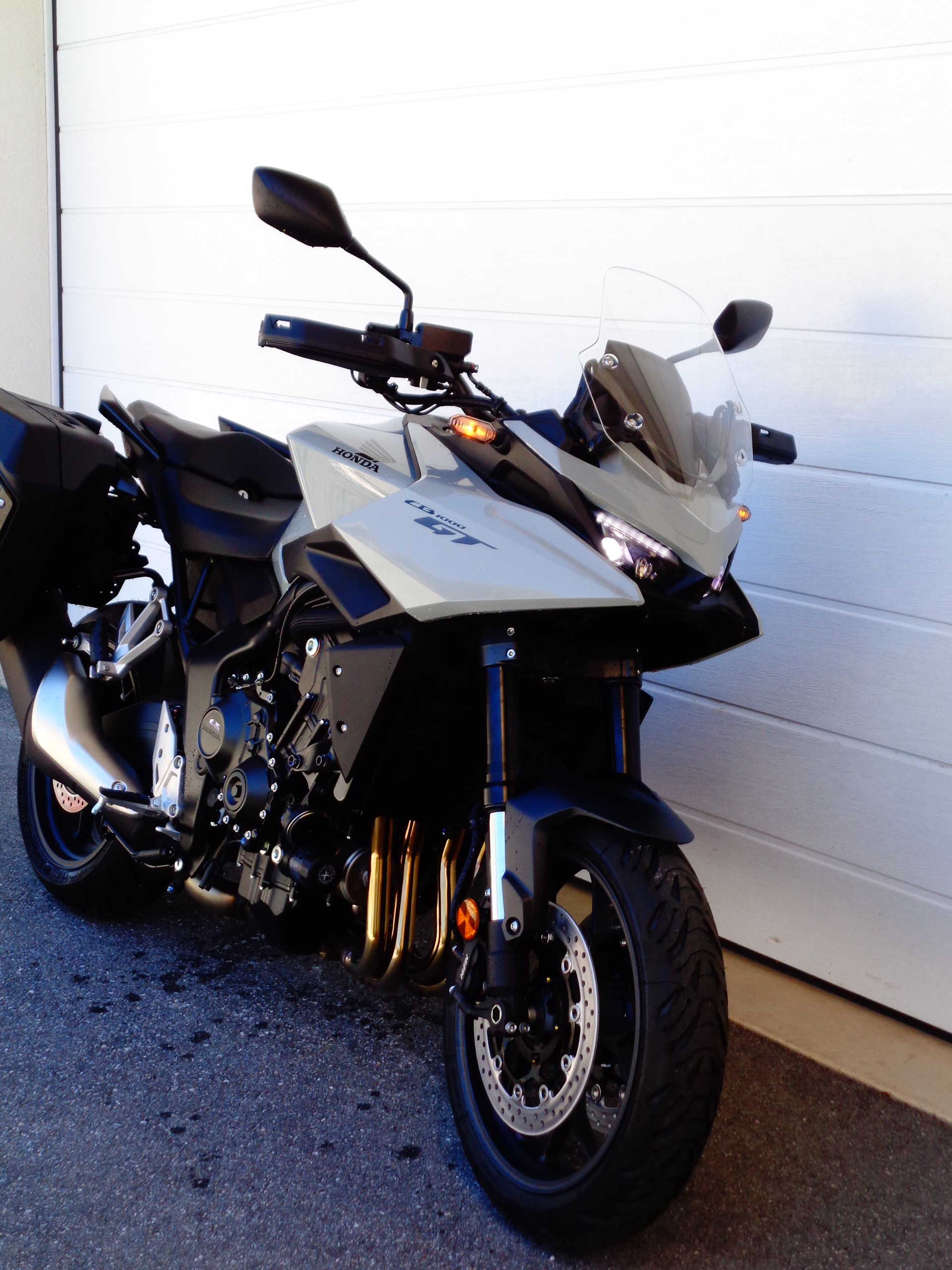 HONDA CB 1000 GT-image-1