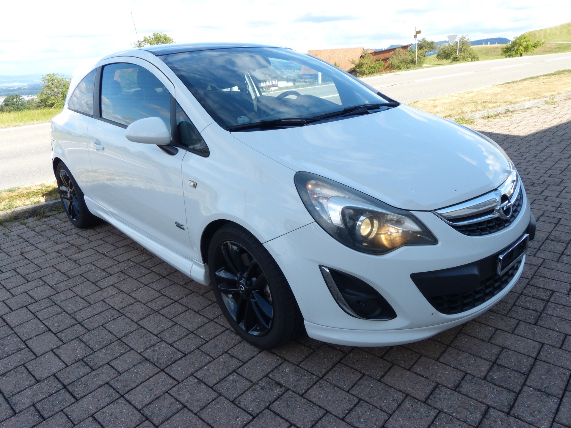 OPEL Corsa 1.6 Turbo Color Edition