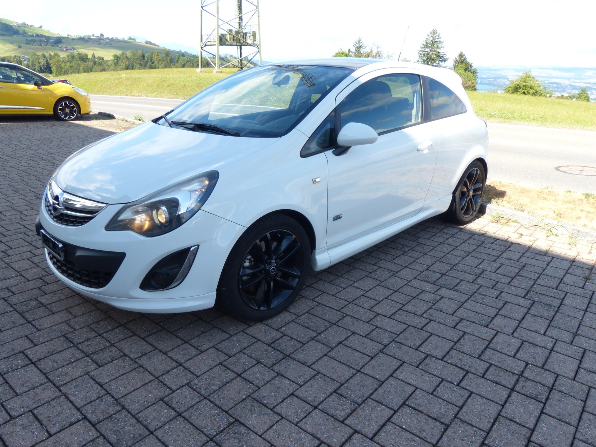 OPEL Corsa 1.6 Turbo Color Edition-showroom-element-1