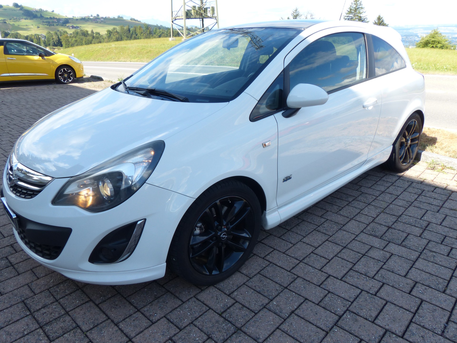 OPEL Corsa 1.6 Turbo Color Edition-showroom-element-2