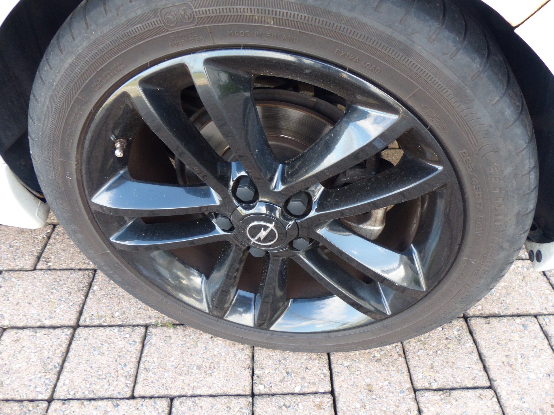 OPEL Corsa 1.6 Turbo Color Edition-image-9