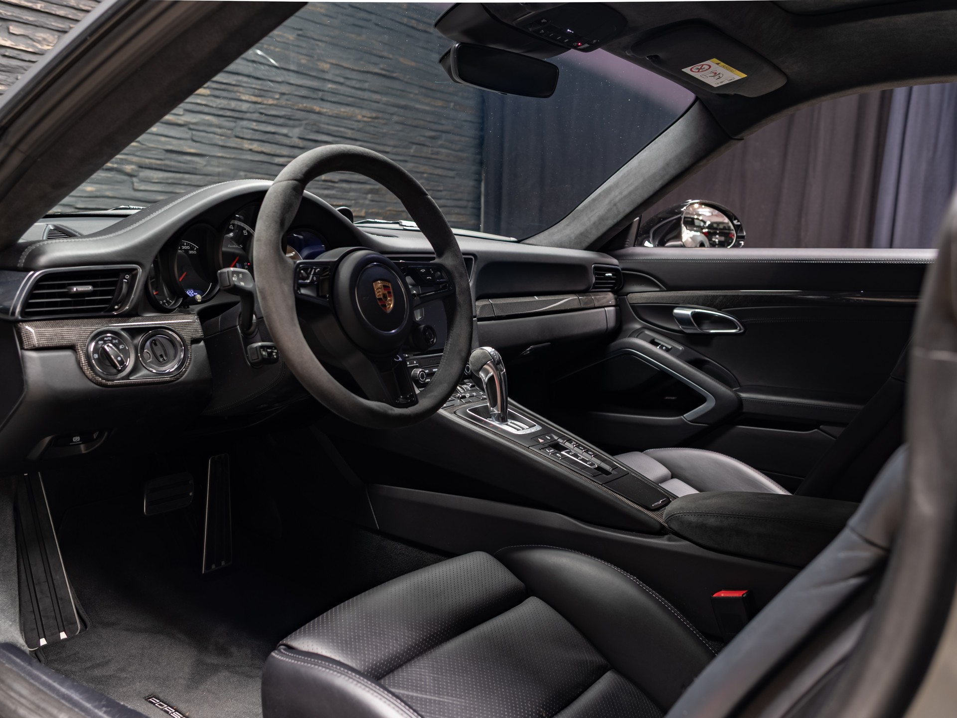 PORSCHE 911 Turbo S PDK-image-8