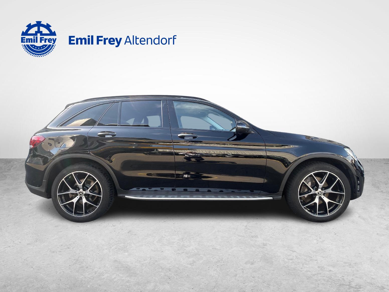 MERCEDES-BENZ GLC 300 4MATIC AMG Line-image-5