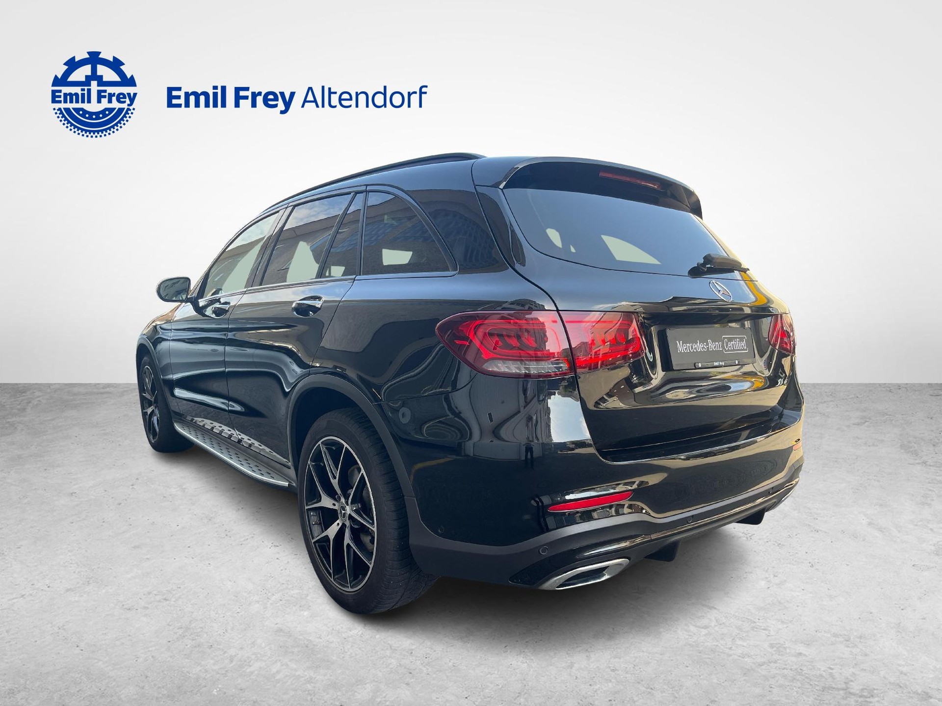 MERCEDES-BENZ GLC 300 4MATIC AMG Line-showroom-element-2