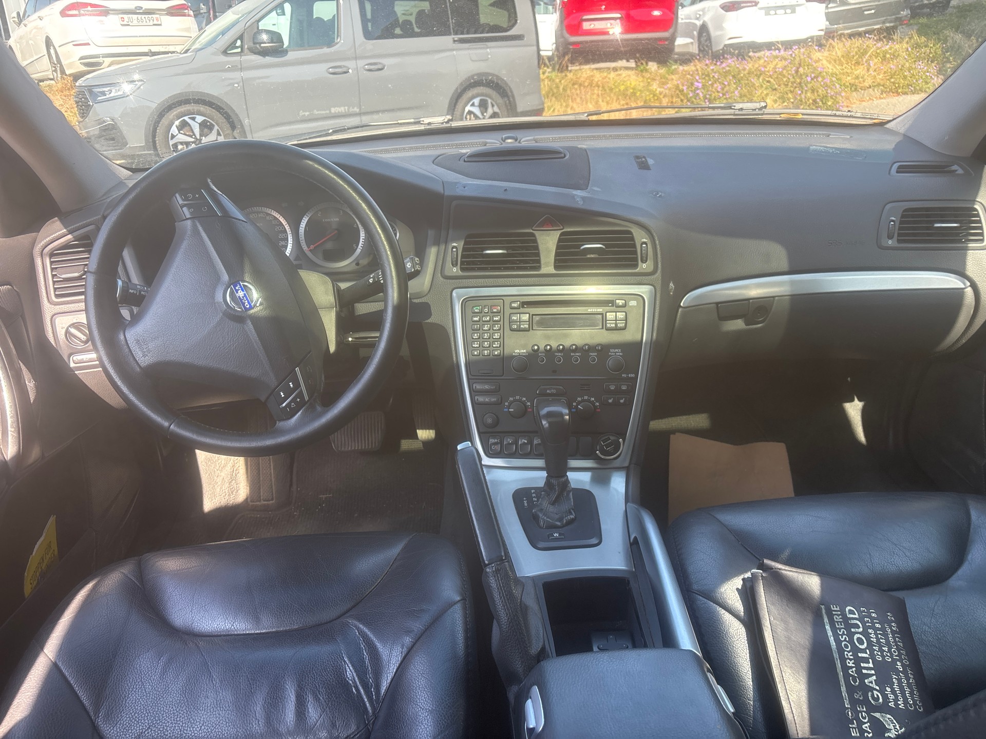 VOLVO XC70 D5 AWD Momentum-image-9
