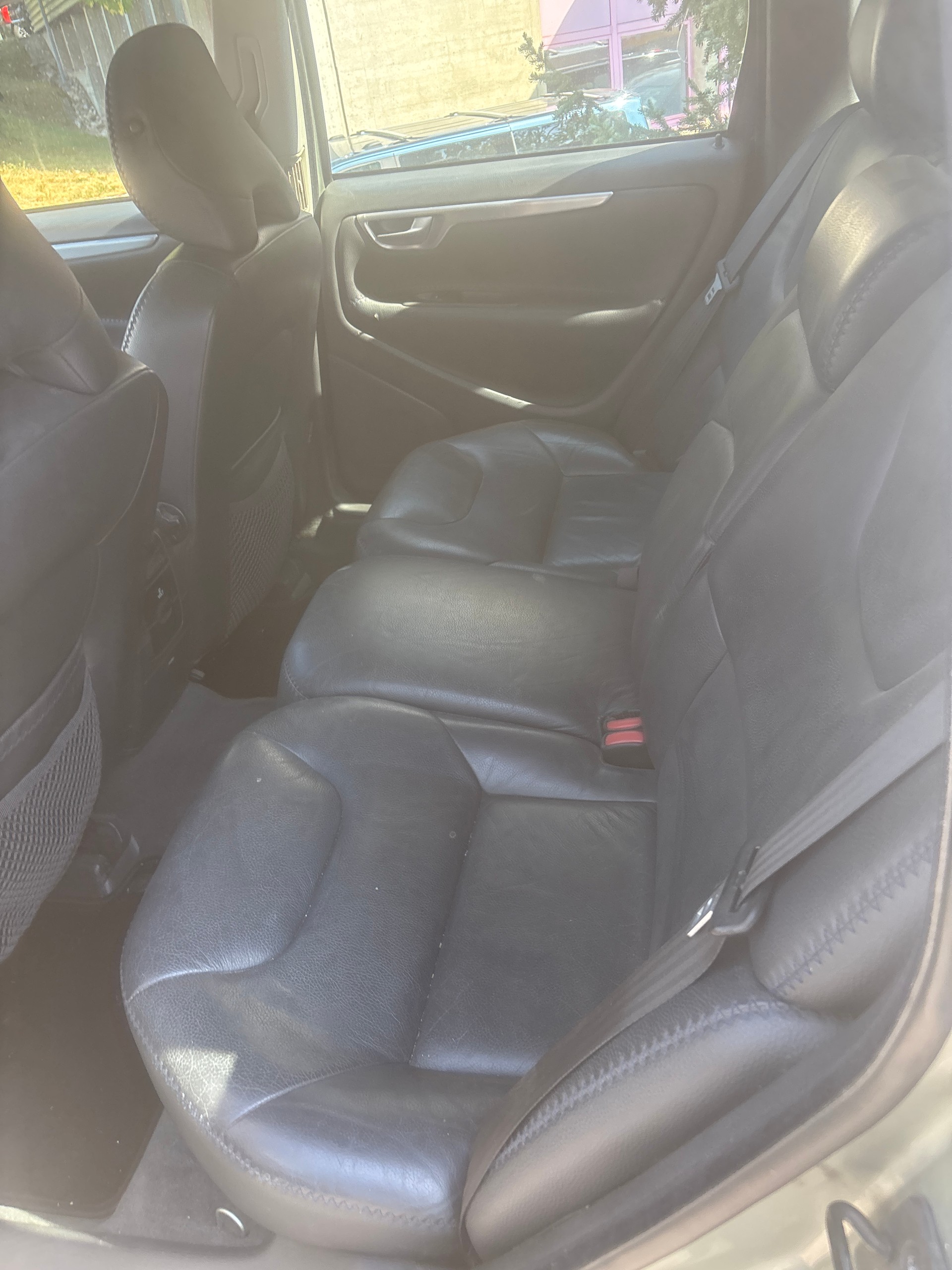 VOLVO XC70 D5 AWD Momentum-image-7