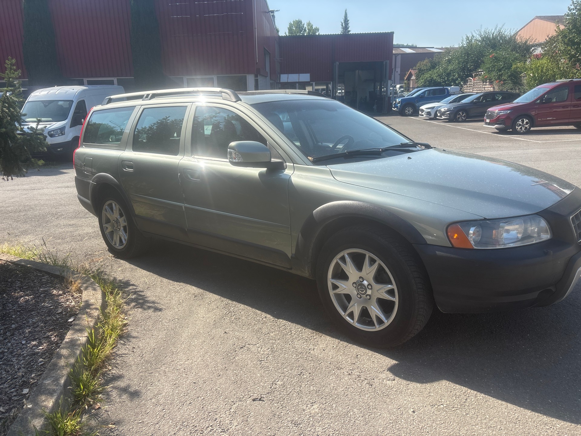 VOLVO XC70 D5 AWD Momentum-image-2