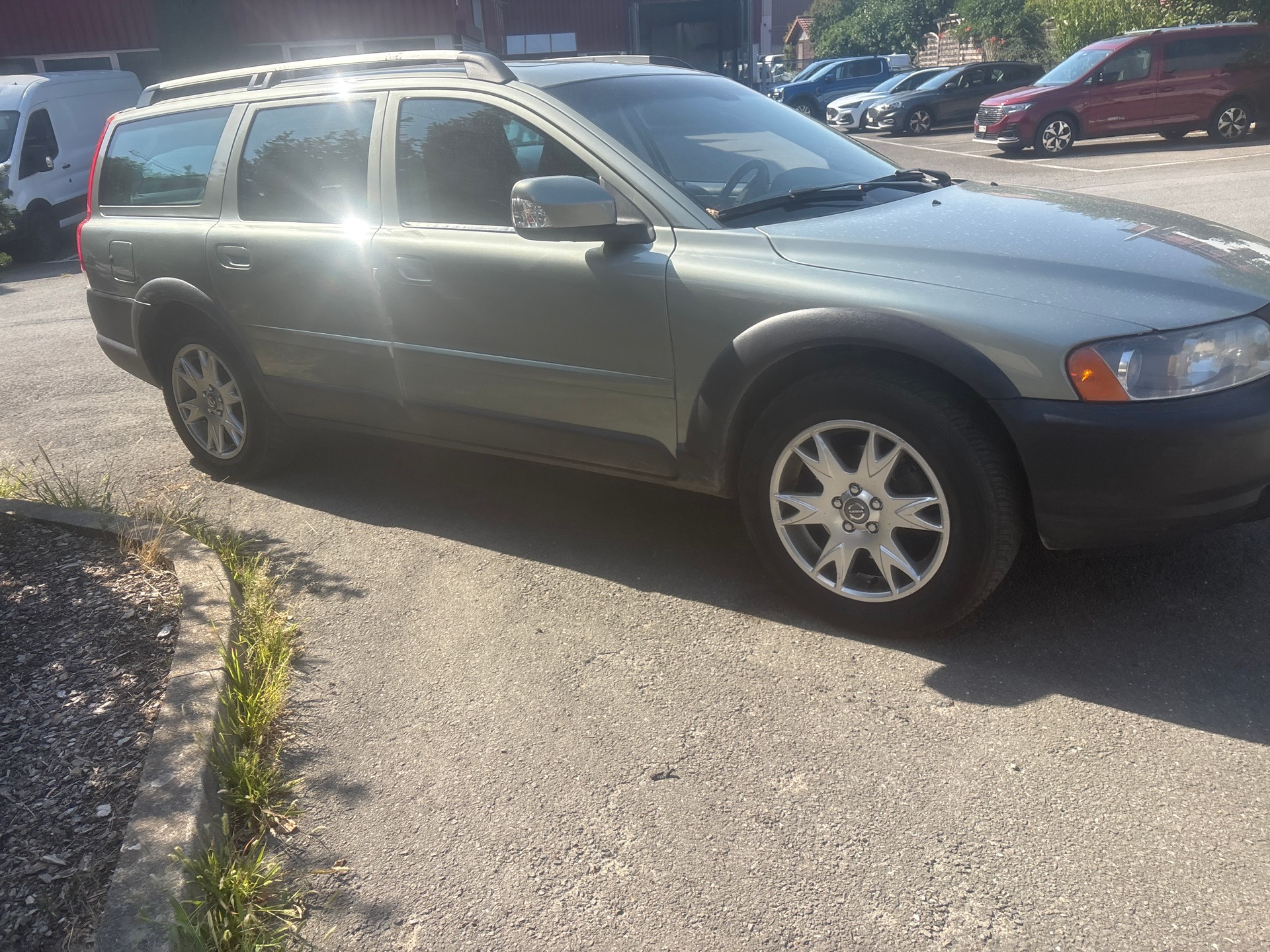 VOLVO XC70 D5 AWD Momentum-image-13