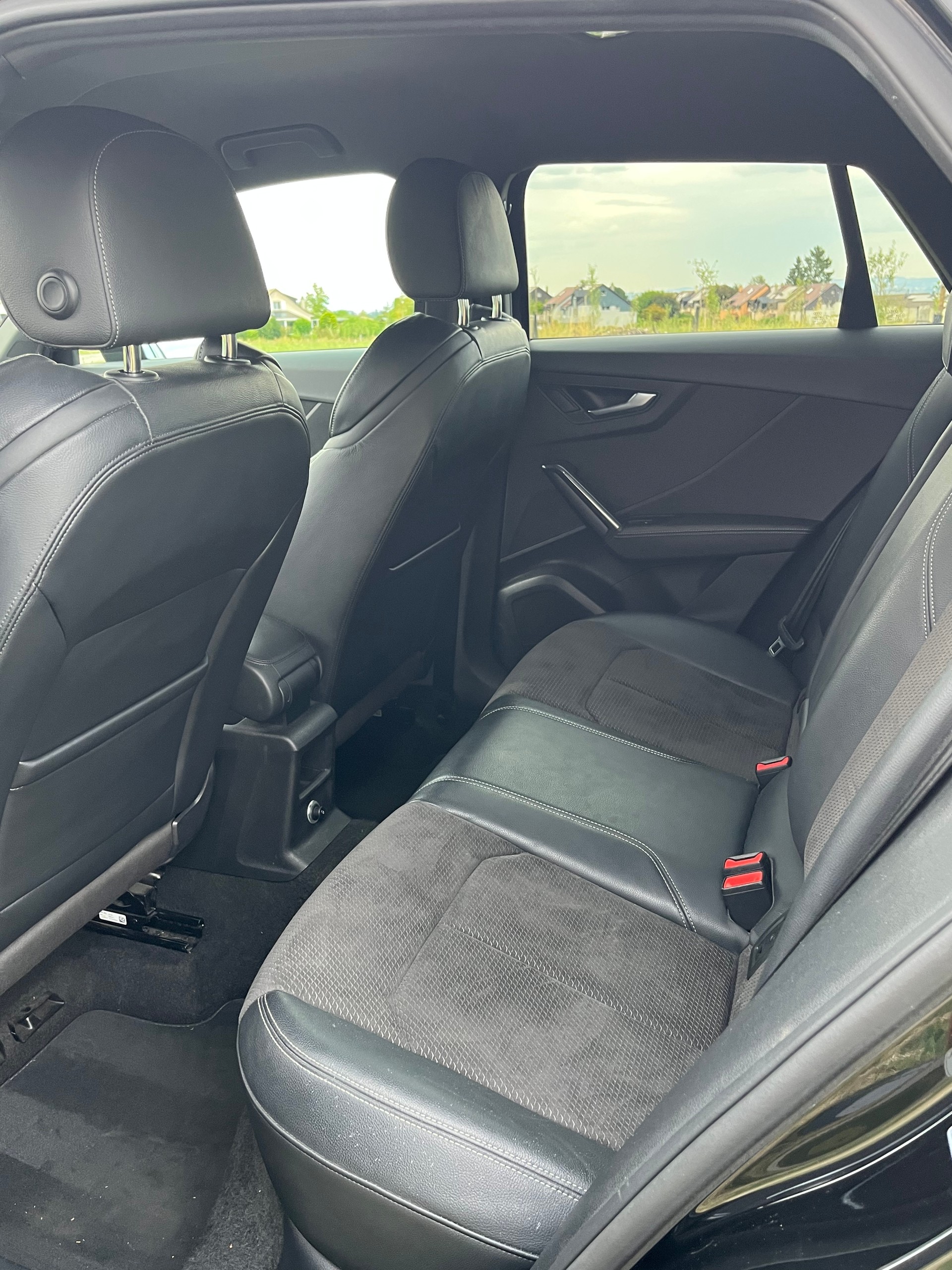 AUDI 2.0L 40 TFSI Sport S-line quattro S-Tronic-image-10