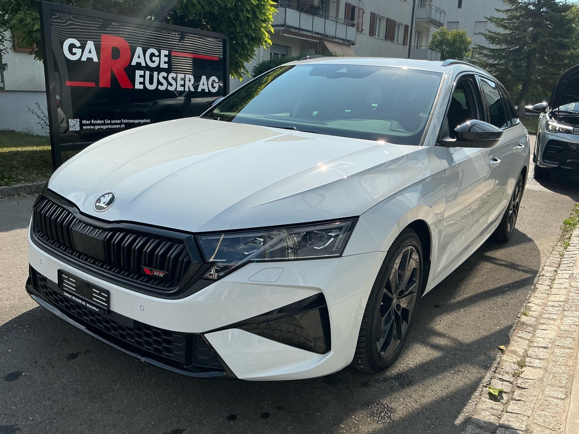 SKODA Octavia Combi 2.0 TSI 265 PS RS *** PANORAMA, ANHÄNGEKUPPLUNG & STANDHEIZUNG ***