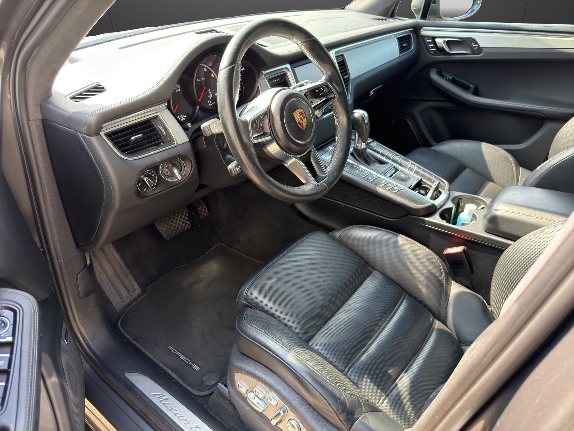 PORSCHE Macan Turbo PDK-image-8