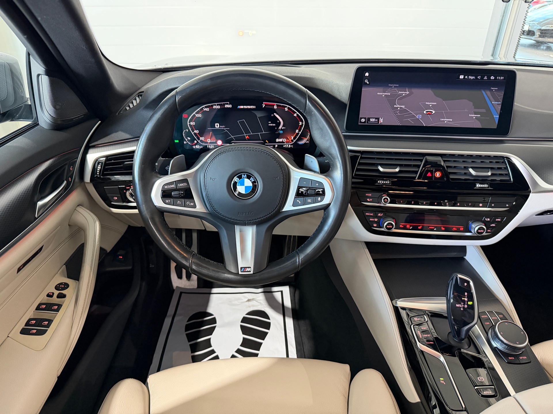 BMW M550i xDrive Steptronic (Facelift) Nardograu-met.-image-9