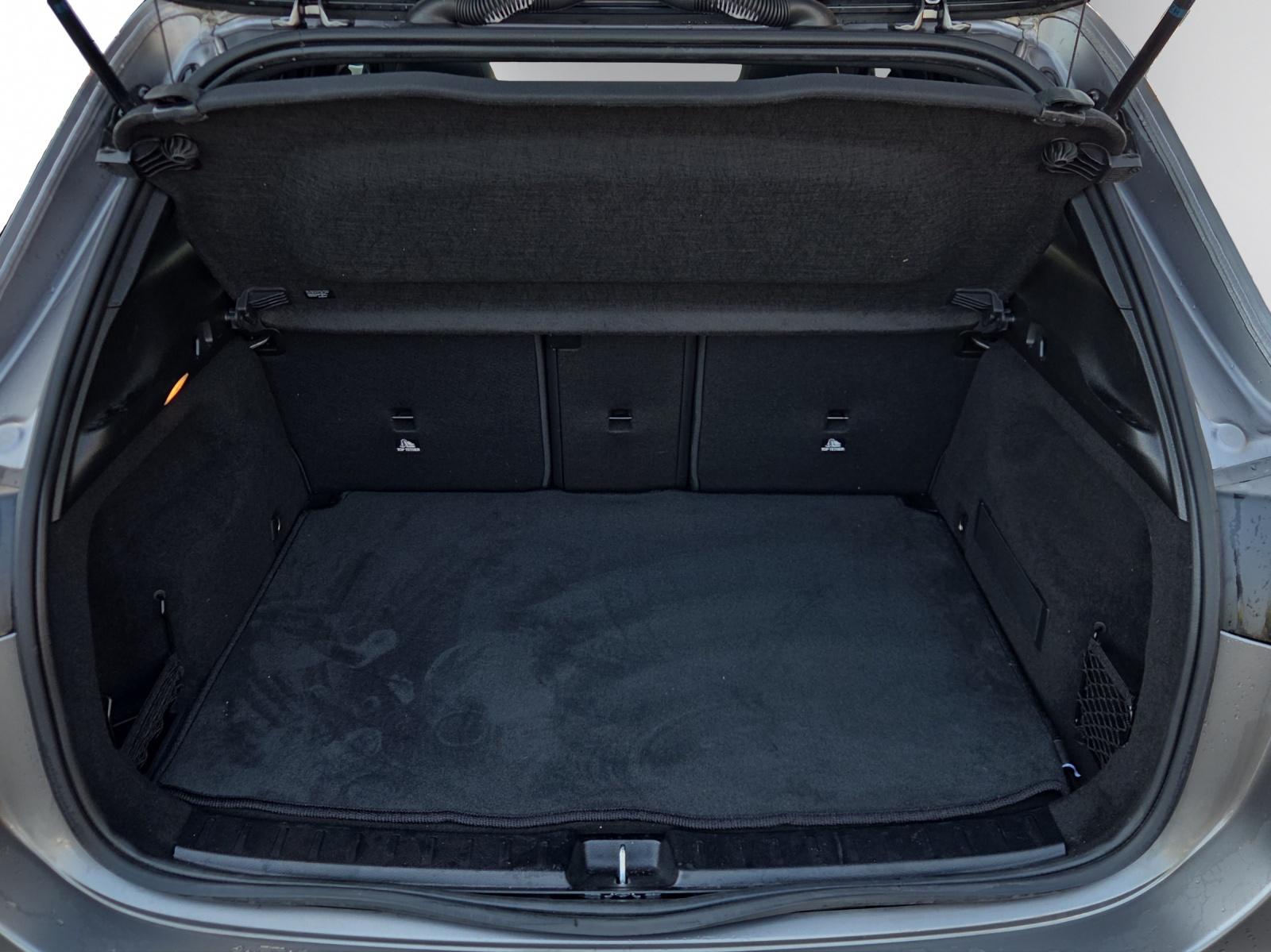 MERCEDES-BENZ GLA 250 4Matic AMG Line 8G-DCT-image-13