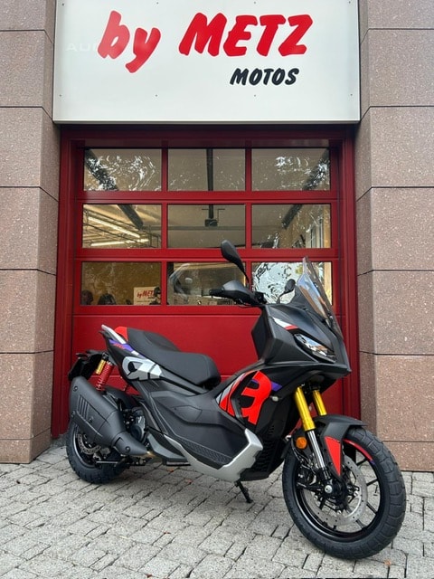 APRILIA SR GT 400-image-0