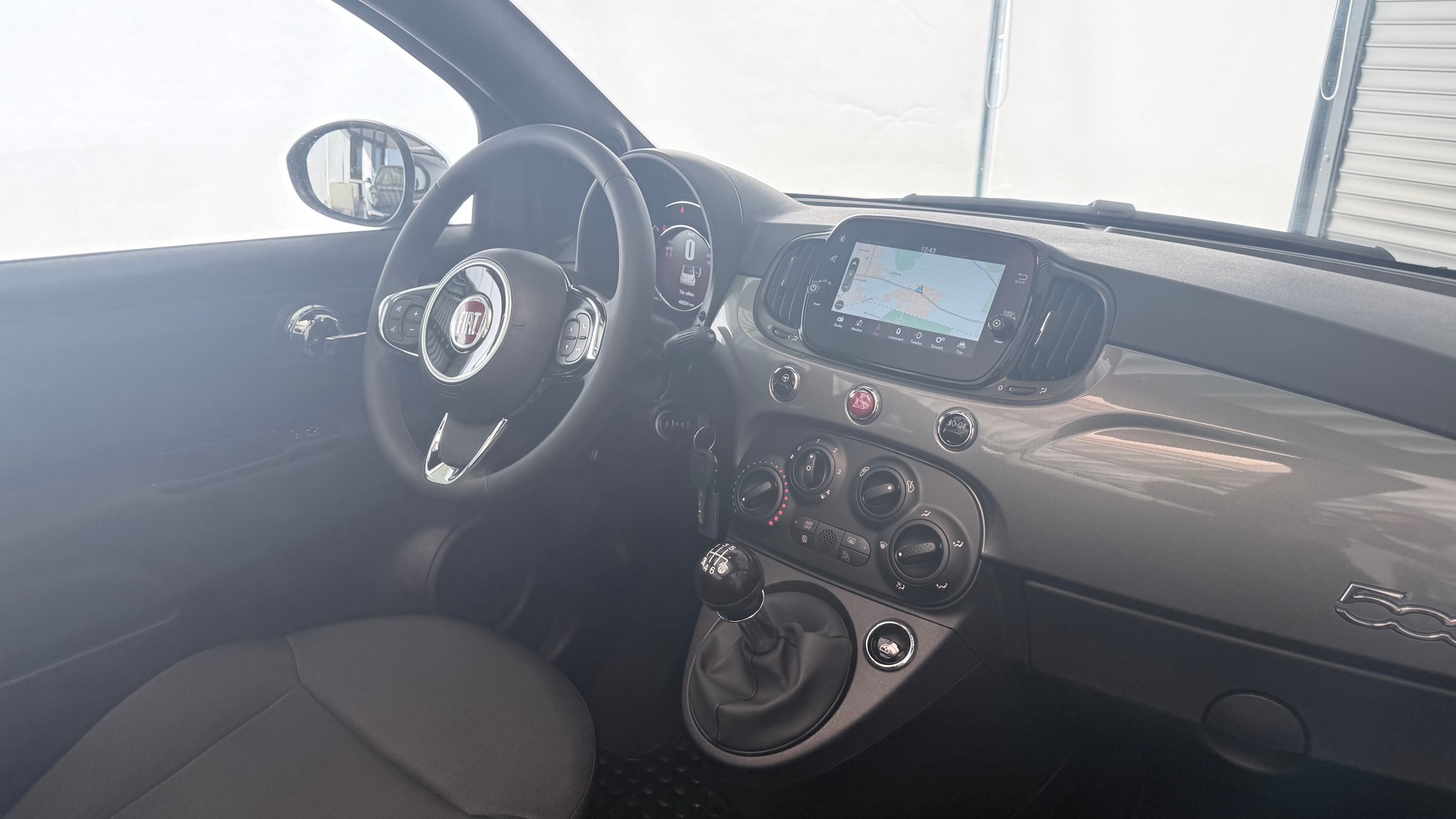 FIAT 500 C 1.0 Hybrid Swiss Edition-image-18