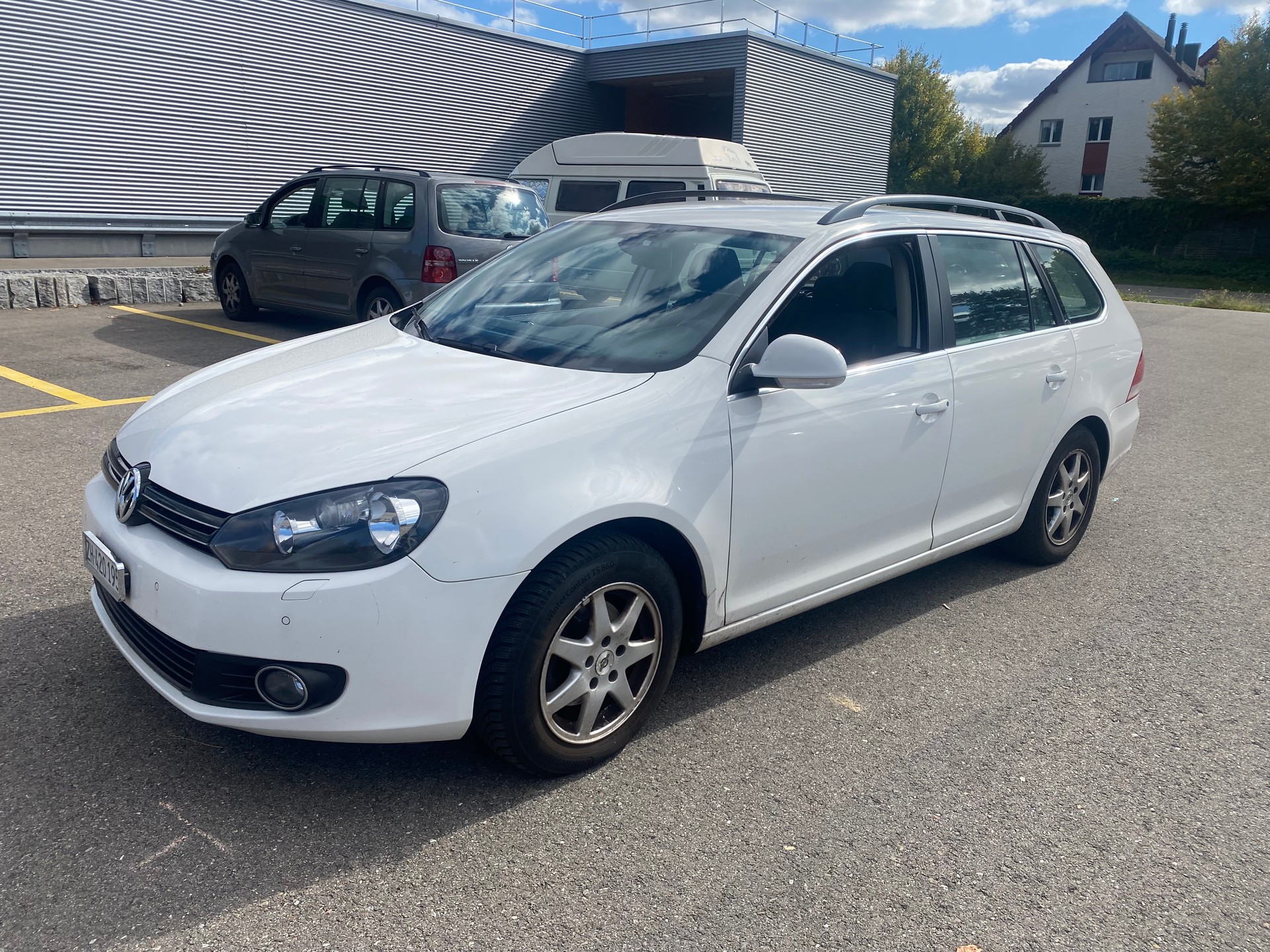 VW Golf Variant 1.6 TDI BMT Trendline DSG-image-1