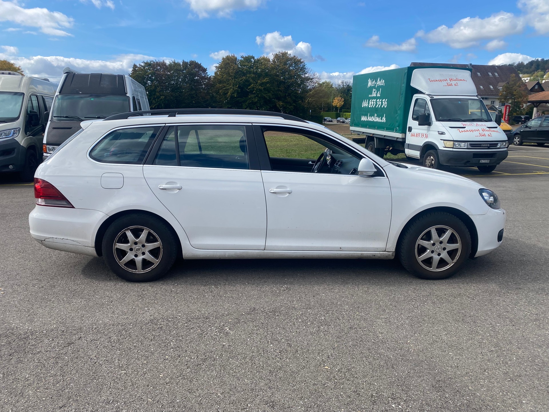 VW Golf Variant 1.6 TDI BMT Trendline DSG-image-3