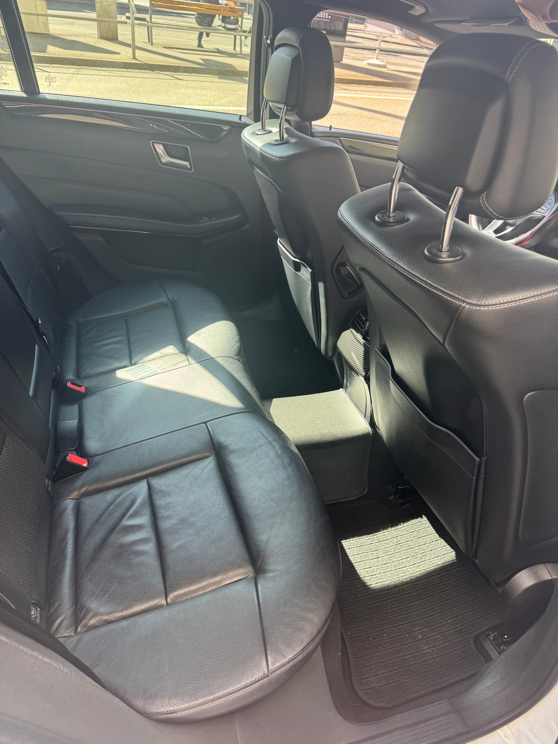 MERCEDES-BENZ E 220 CDI Avantgarde-image-7